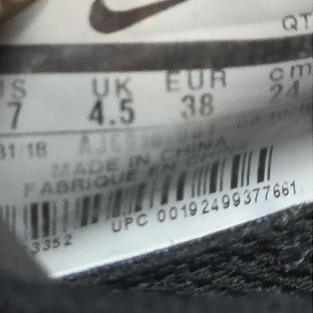 Size 7 - Nike Air VaporMax Flyknit 3 Oreo W